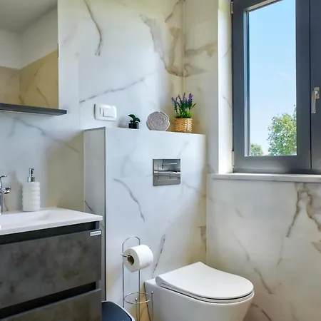 Borina - House In A Quiet Location By Istrabook Villa *